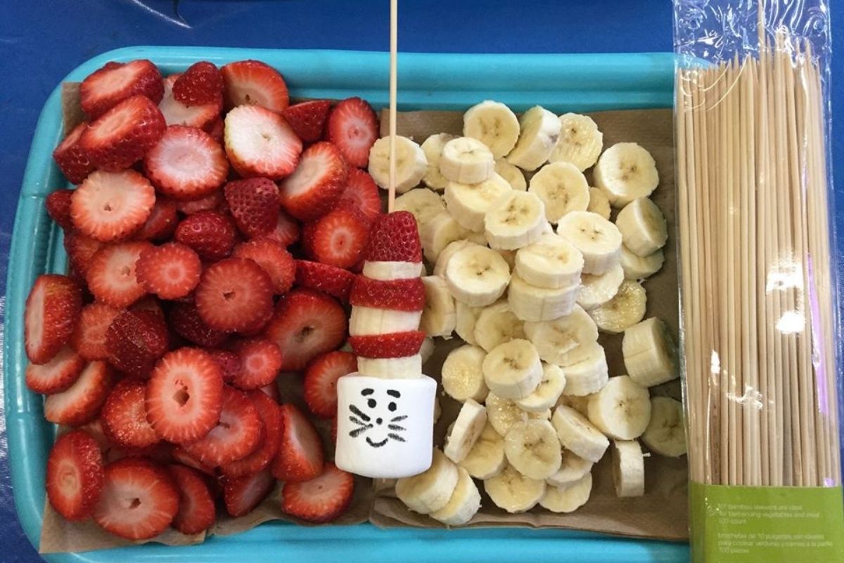 healthy strawberries & bananas at a Preschool & Daycare Serving North Hollywood & Santa Monica, CA